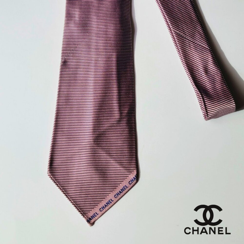 CHANEL Men's Vintage Tie 100% Silk Made in Italy Pink and Navy Blue Stripe